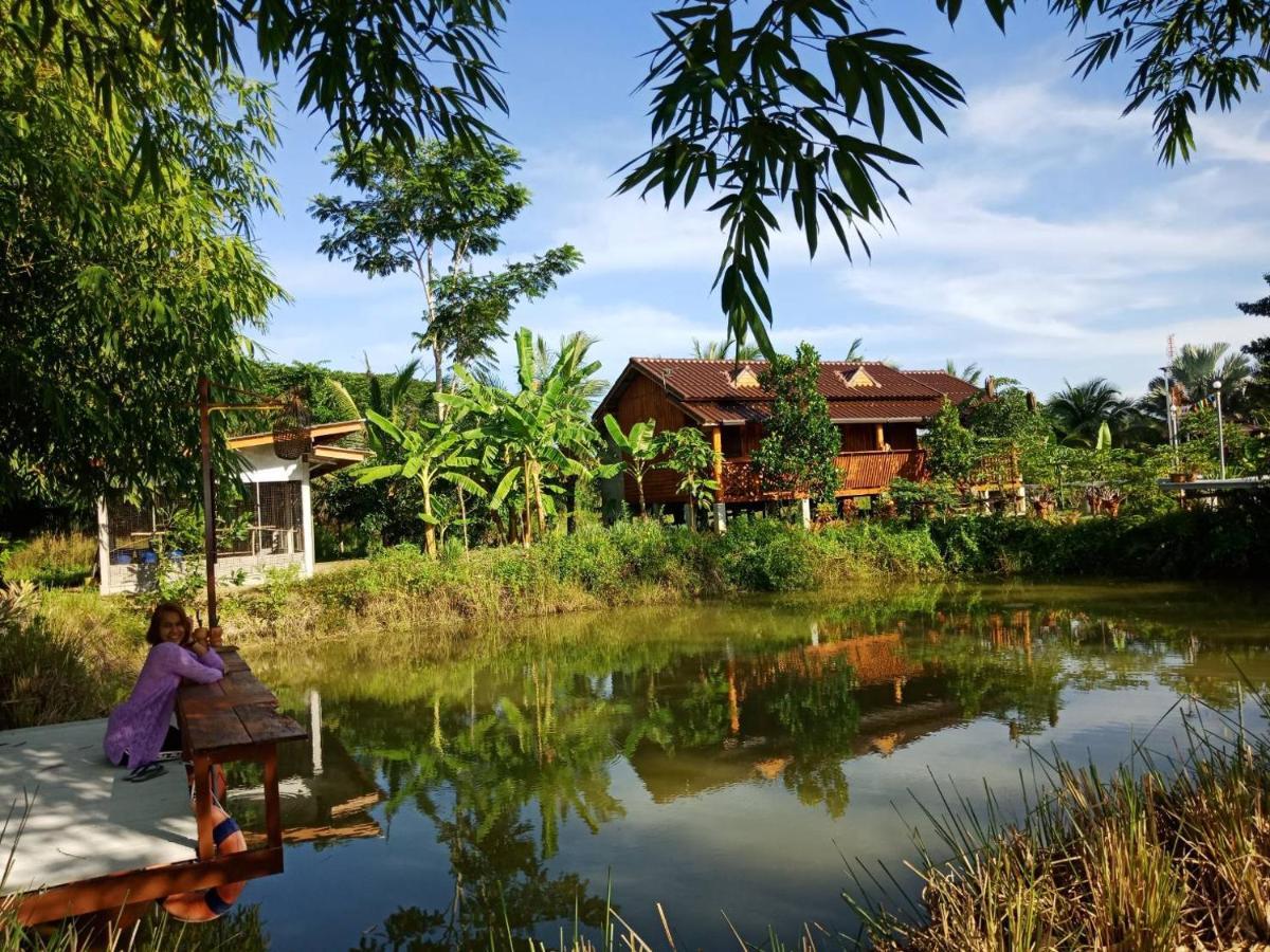 Hotel เรือนไทยใจสุขเอ๋ย à Ban Bang Wa Extérieur photo