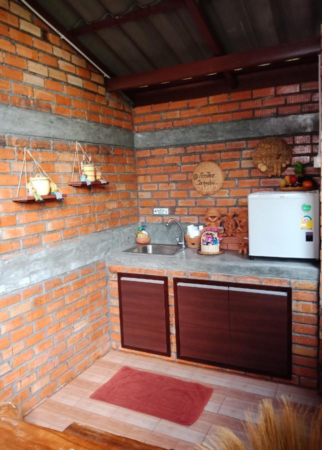 Hotel เรือนไทยใจสุขเอ๋ย à Ban Bang Wa Extérieur photo
