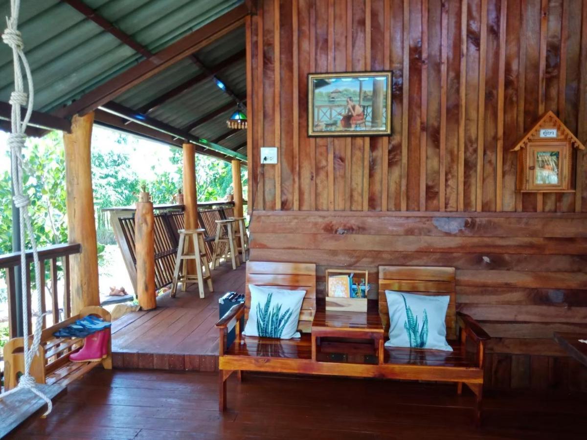 Hotel เรือนไทยใจสุขเอ๋ย à Ban Bang Wa Extérieur photo