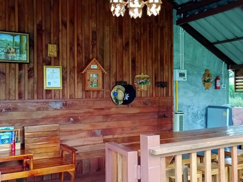 Hotel เรือนไทยใจสุขเอ๋ย à Ban Bang Wa Extérieur photo