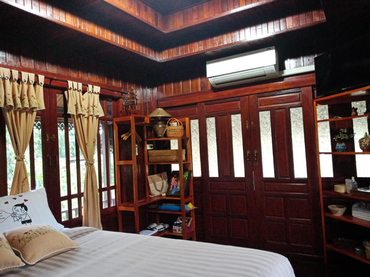 Hotel เรือนไทยใจสุขเอ๋ย à Ban Bang Wa Extérieur photo