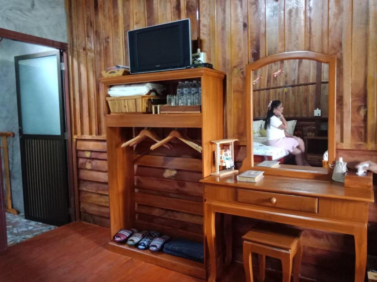 Hotel เรือนไทยใจสุขเอ๋ย à Ban Bang Wa Extérieur photo