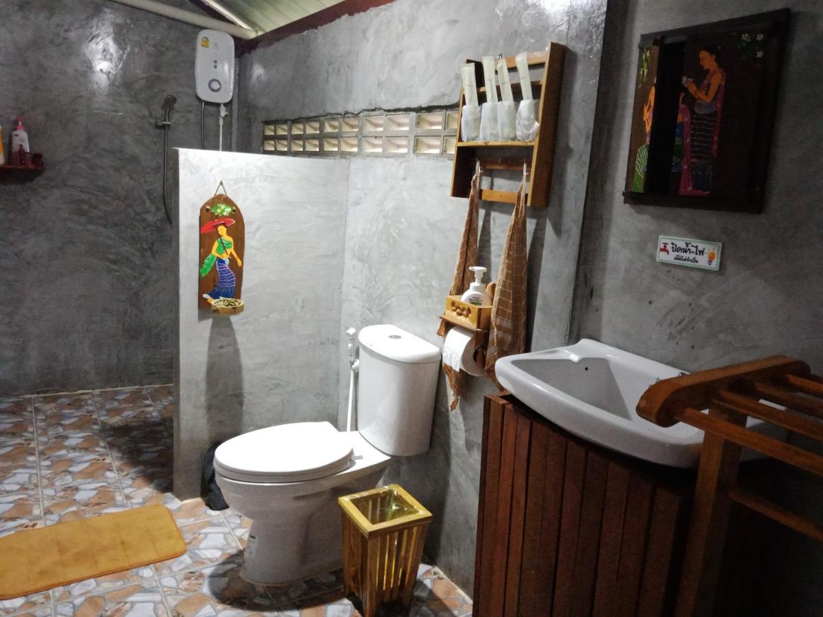 Hotel เรือนไทยใจสุขเอ๋ย à Ban Bang Wa Extérieur photo