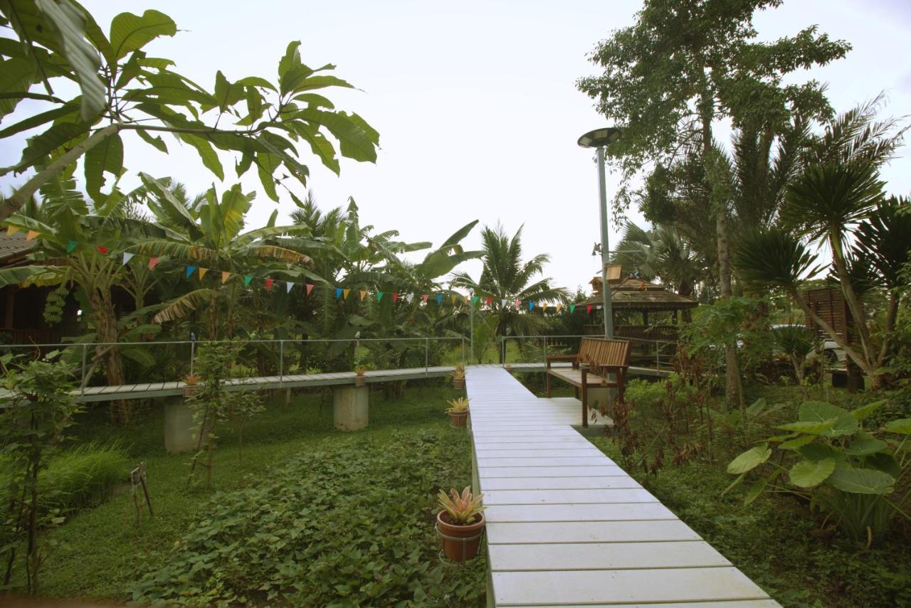 Hotel เรือนไทยใจสุขเอ๋ย à Ban Bang Wa Extérieur photo