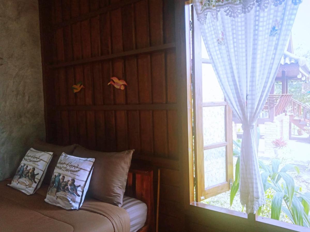 Hotel เรือนไทยใจสุขเอ๋ย à Ban Bang Wa Extérieur photo