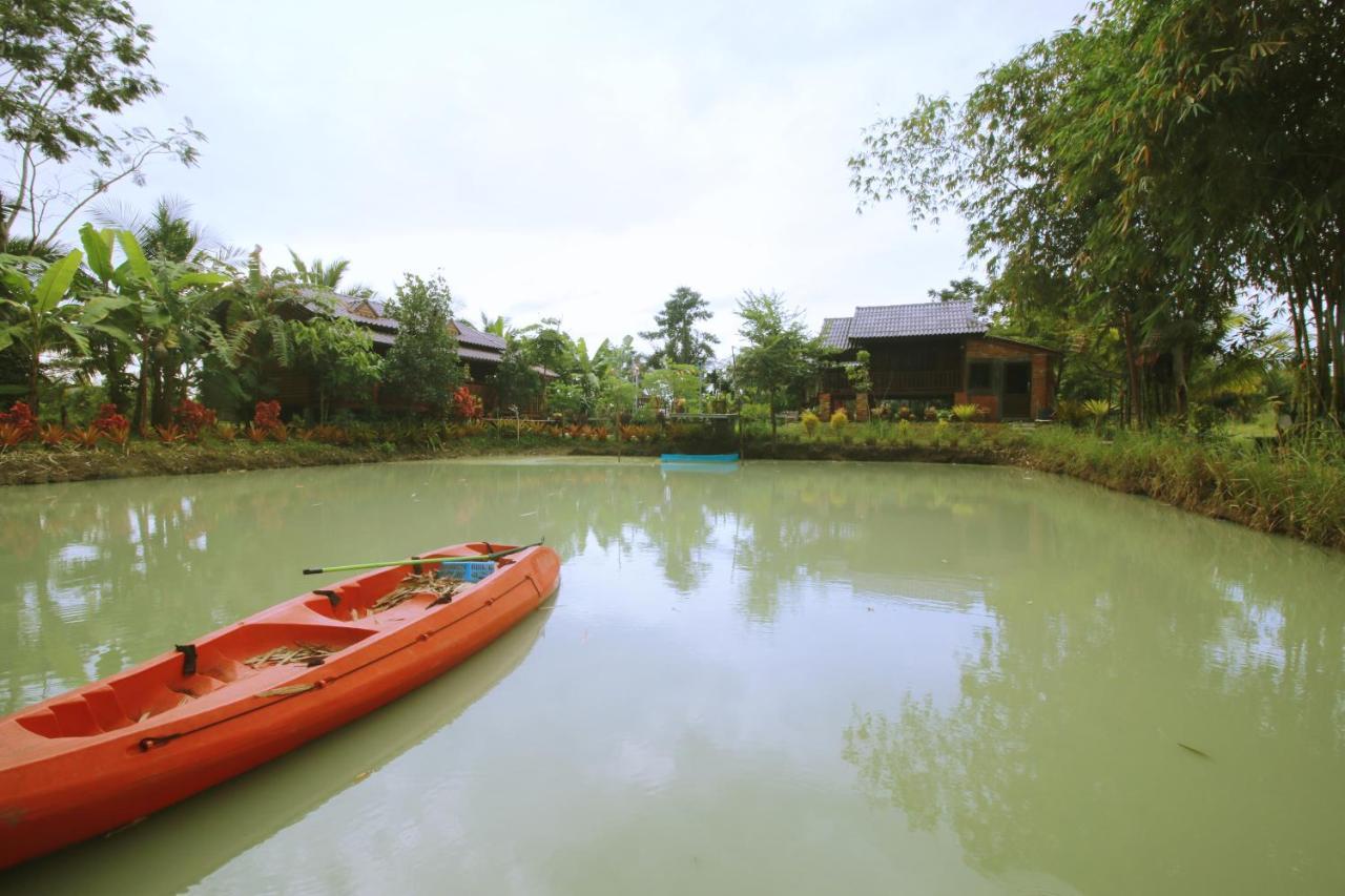 Hotel เรือนไทยใจสุขเอ๋ย à Ban Bang Wa Extérieur photo