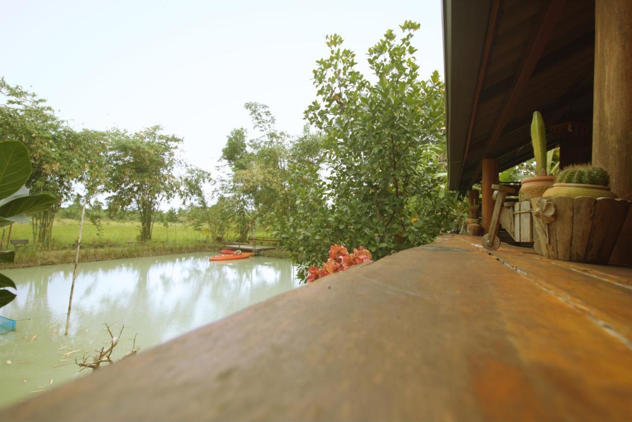 Hotel เรือนไทยใจสุขเอ๋ย à Ban Bang Wa Extérieur photo