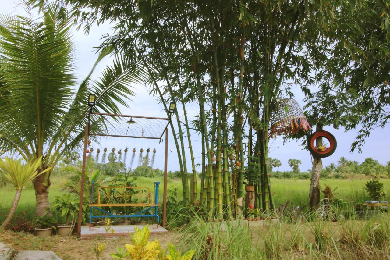 Hotel เรือนไทยใจสุขเอ๋ย à Ban Bang Wa Extérieur photo