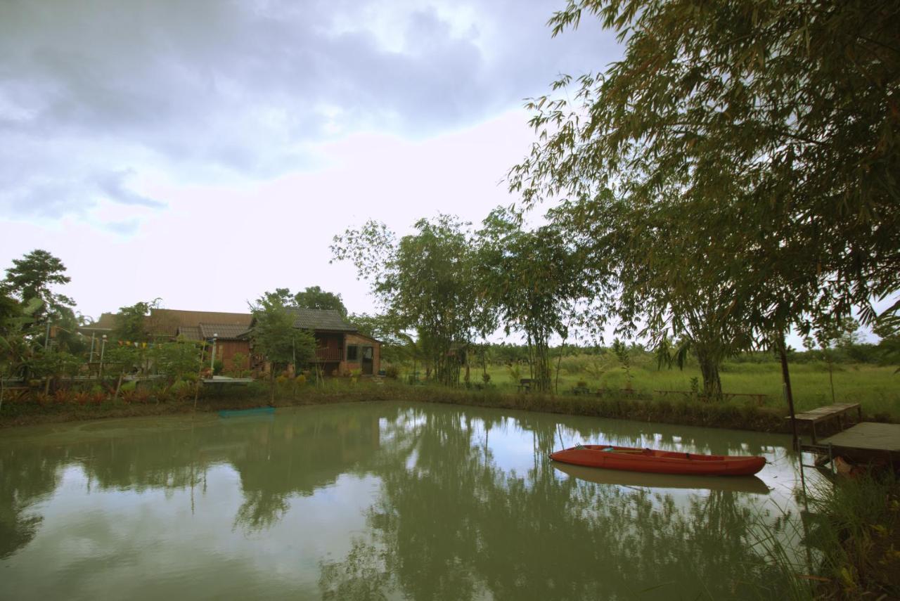 Hotel เรือนไทยใจสุขเอ๋ย à Ban Bang Wa Extérieur photo